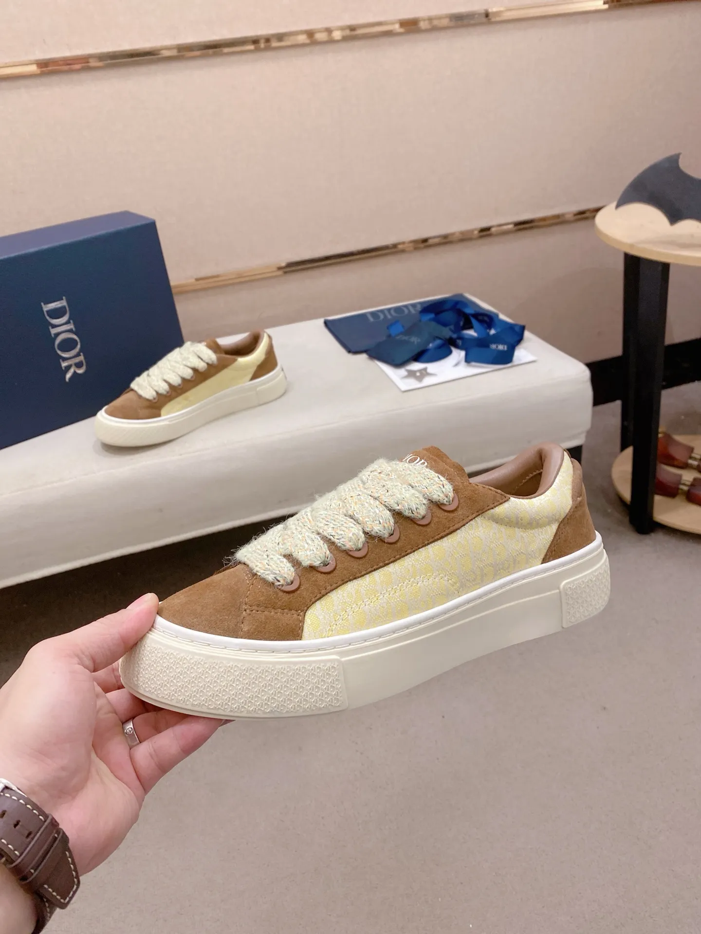 Factory price: 300 Men's shoes 💰[Dior·Dior] Top 🔍Couple style 💏🔍New casual sports style couple shoes, new four-season design, perfect workmanship, lace-up lazy style to create cabinet quality, upper: imported first-layer cowhide, sheepskin lining is soft and comfortable, ultra-light TPU wear-resistant outsole, simple, versatile fashion men's shoes, excellent color code number 35--44